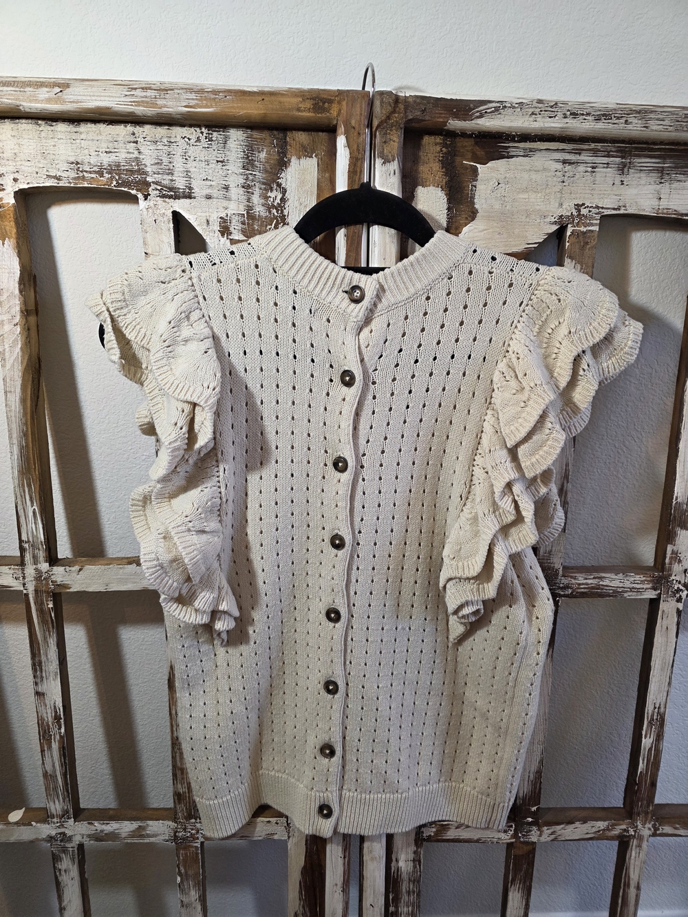 Who What Wear Cream Knit Ruffle Sleeveless Sweater - Picture 2 of 4